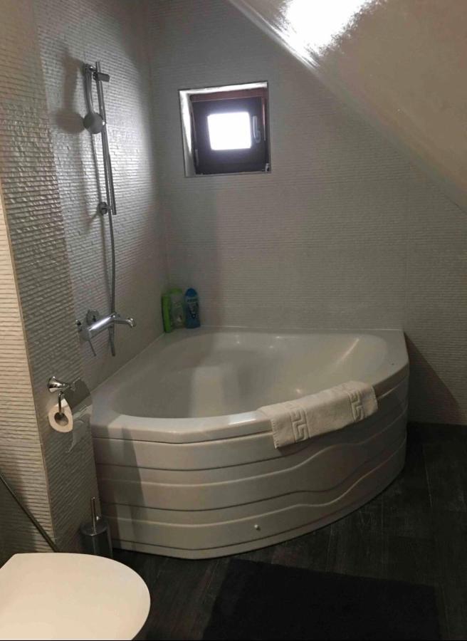 Vacation Home Sarajevo Bagian luar foto